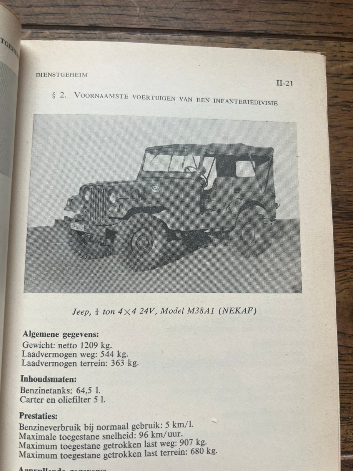 KL Defensie voorschrift oa NEKAF voertuigen etc DAF YA-126, Verzamelen, Verzenden, Nederland, Boek of Tijdschrift, Landmacht