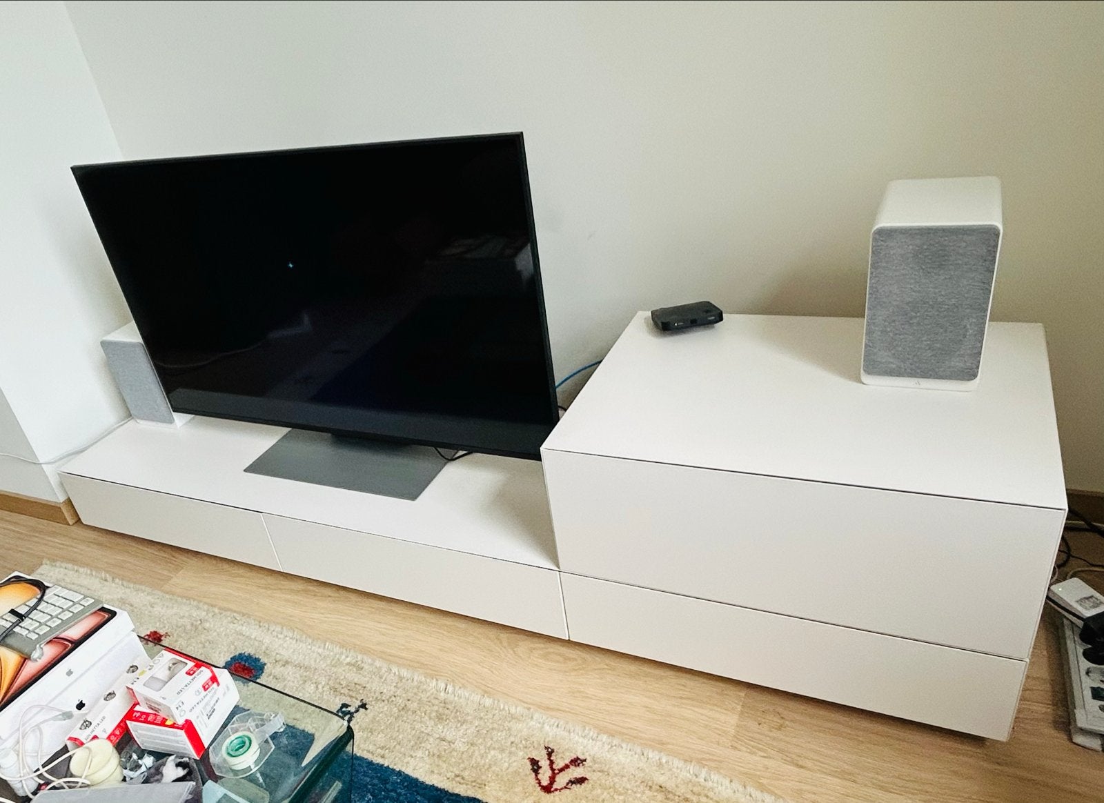 Pastoe Vision TV-meubel - Wit (snow white), Huis en Inrichting, Kasten | Televisiemeubels, Ophalen, Zo goed als nieuw, 200 cm of meer
