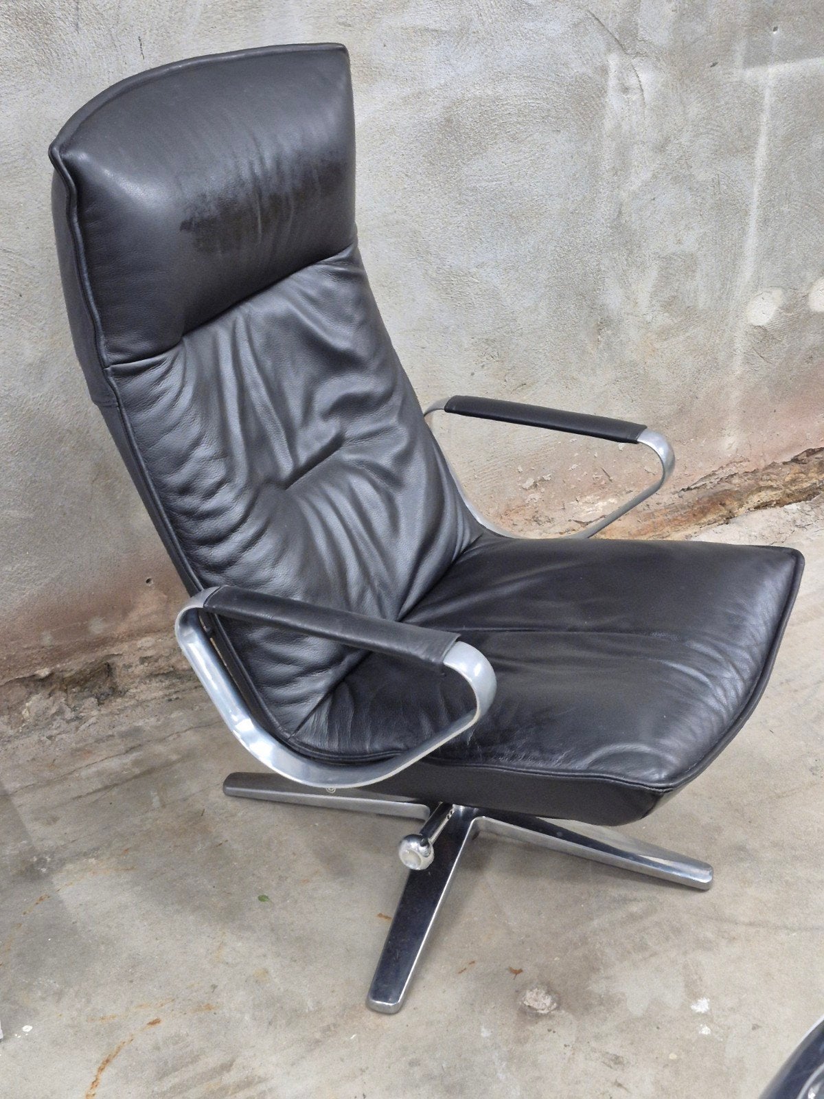 Vintage laid back fauteuil conform relaxfauteuil gammelgaard, Ophalen, 75 tot 100 cm, Zo goed als nieuw, Leer