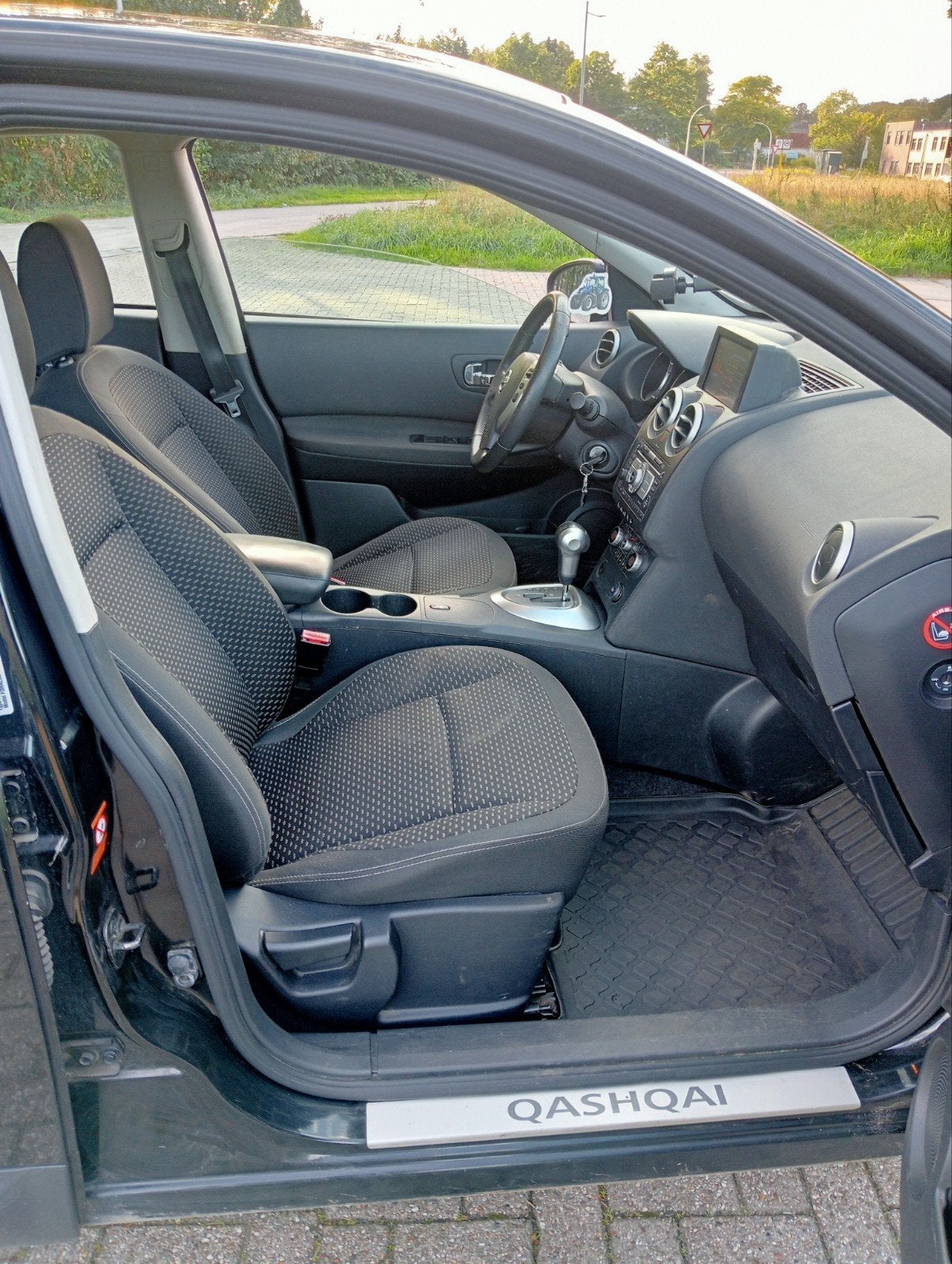 Foto 8 van Nissan Qashqai 2.0 2WD CVT 2008 Zwart