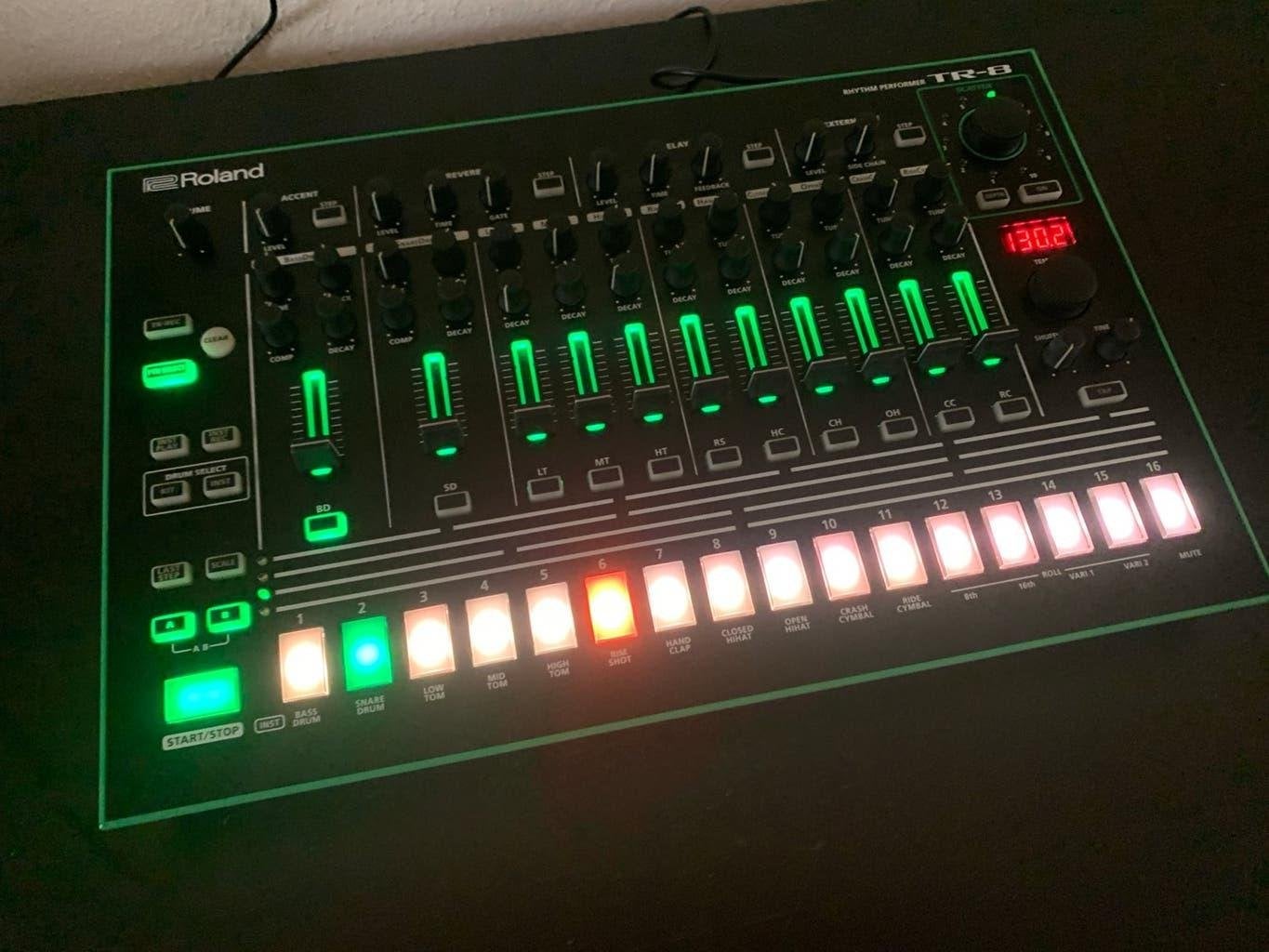 Roland TR-8 Rhythm Performer - Zo goed als nieuw, Muziek en Instrumenten, Ophalen of Verzenden, Zo goed als nieuw, Roland