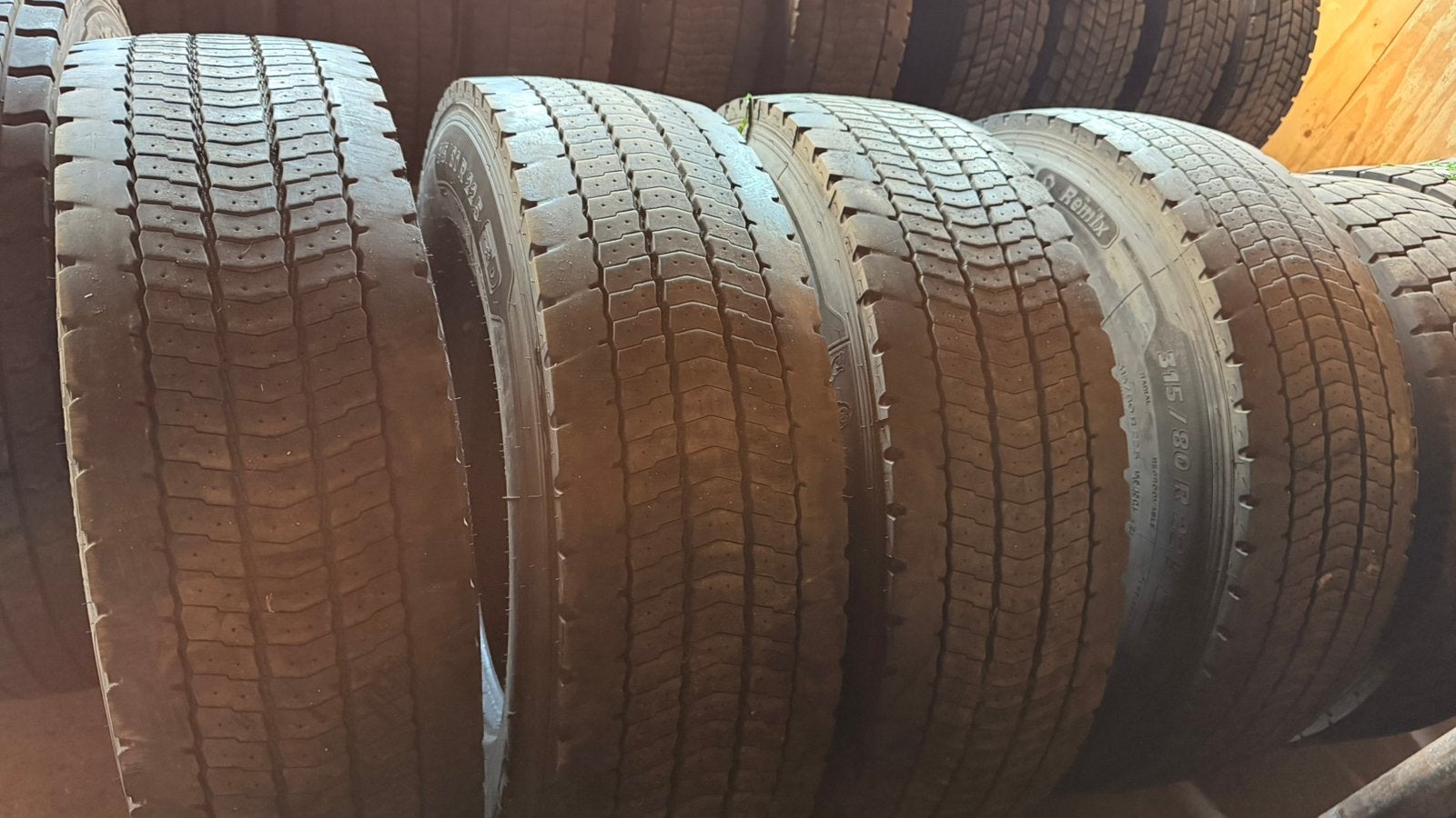 Set Michelin banden, 315/80/22,5, 2021 jaar, Gebruikt, Vrachtwagen, Banden en Velgen, Overige maten