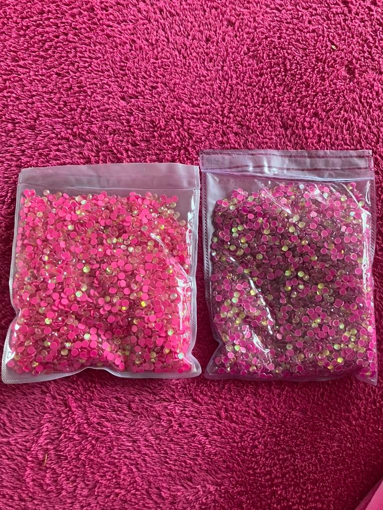 Te koop:Strass steentjes crystal pink ab en fuchsia ab, Hobby en Vrije tijd, Ophalen of Verzenden, Nieuw
