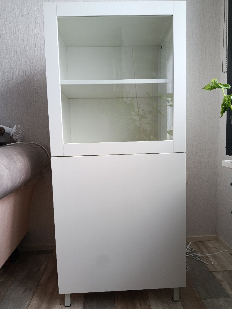 Besta witte hoge kasten met deurtjes en hoge pootjes, Ophalen, 100 tot 150 cm, Besta witte kasten, 50 tot 100 cm