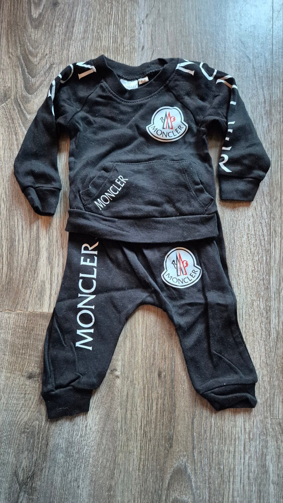 Moncler 2-delige set maat 68, Kinderen en Baby's, Babykleding | Maat 68, Zo goed als nieuw, Jongetje of Meisje, Setje, Ophalen of Verzenden