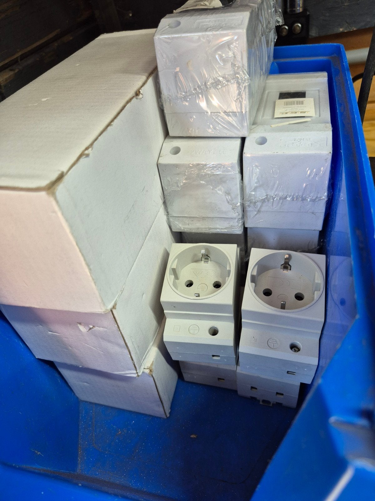 mini VerDeler/Dinrail Behuizing en Dinrail Shuko/WCD, Doe-het-zelf en Verbouw, Elektra en Kabels, Ophalen of Verzenden, Nieuw