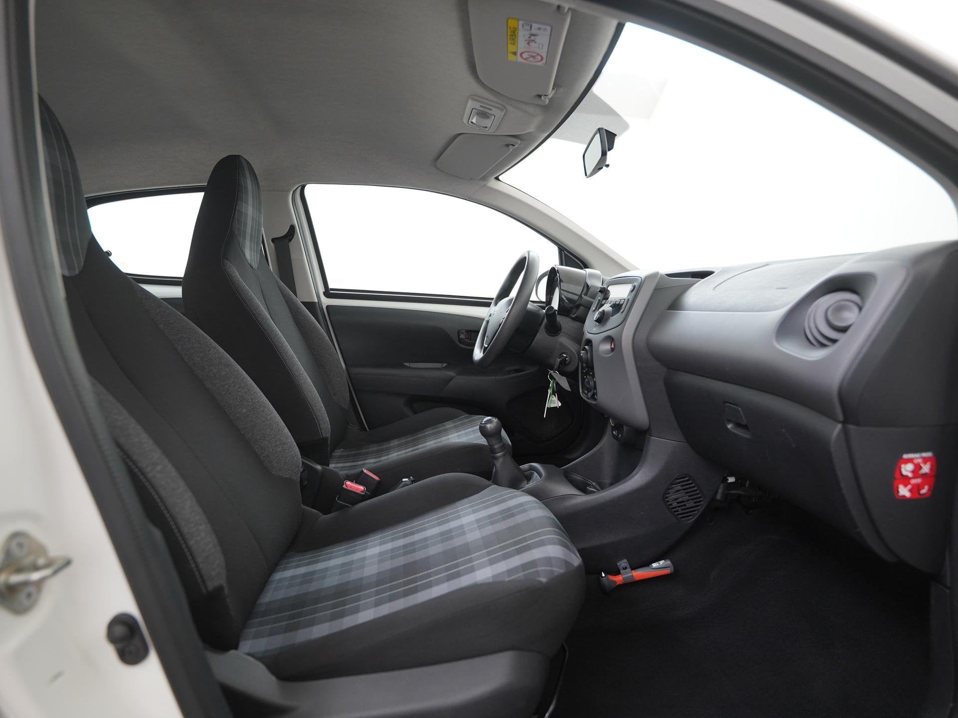 Peugeot 108 1.0 e-VTi Active | All-in 248,- Private Lease |, Stof, Gebruikt, 4 stoelen, Wit