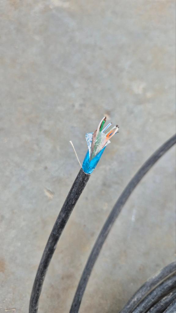 UTP Buitenkabel - Ongeveer 30 Meter, Computers en Software, Pc- en Netwerkkabels, Ophalen of Verzenden