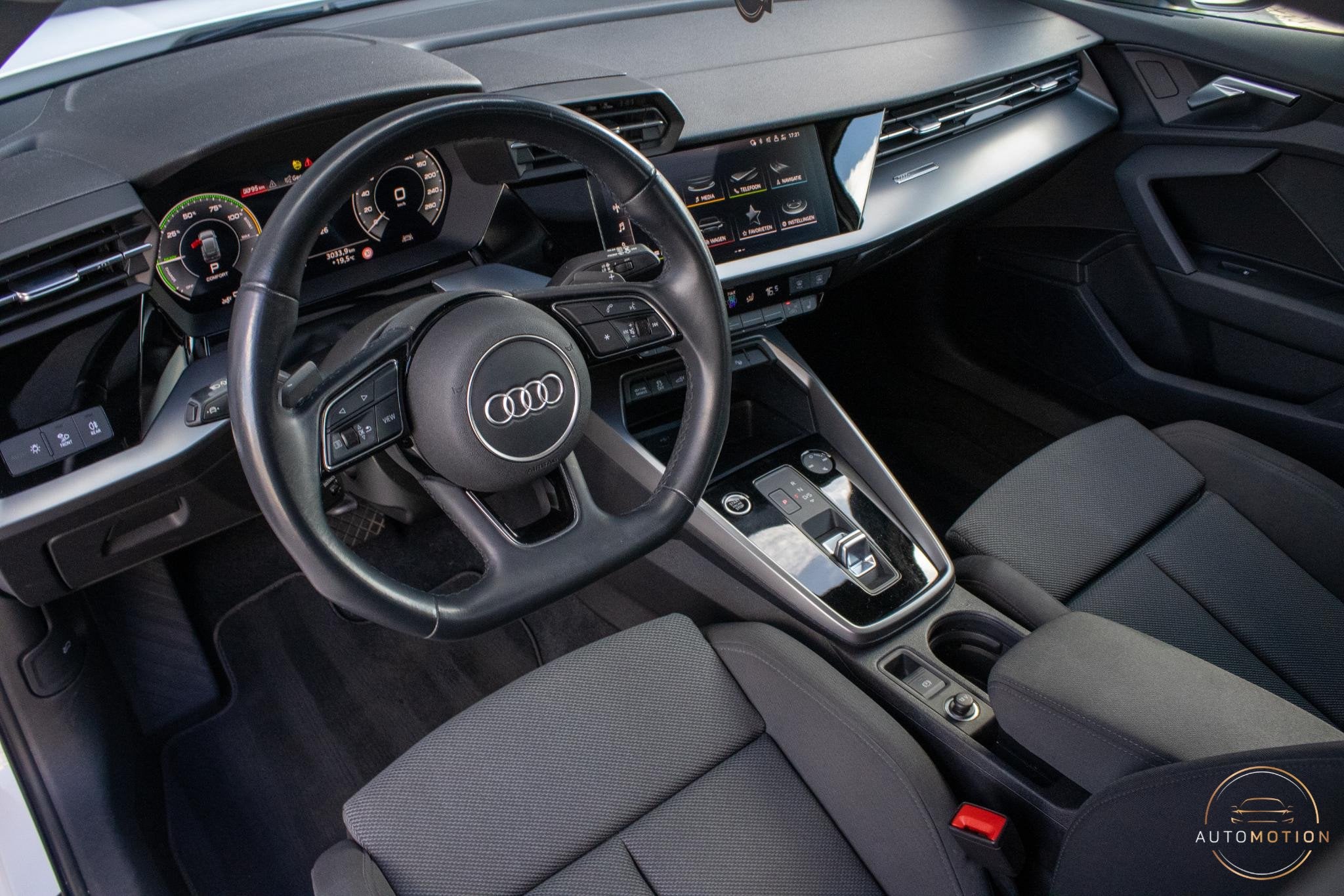 Audi A3 Sportback 40TFSIe Sline Pano Camera Maxton Keyless S, Auto's, Dealer onderhouden, Stof, Gebruikt, 4 cilinders