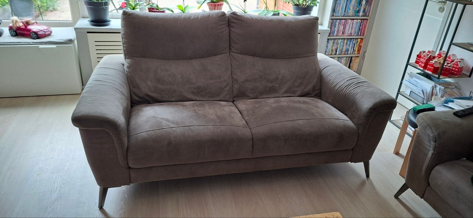 2x 2,5 zits bank grijs bruinig van kleur, Huis en Inrichting, Ophalen, Gebruikt, Overige maten, Minder dan 75 cm