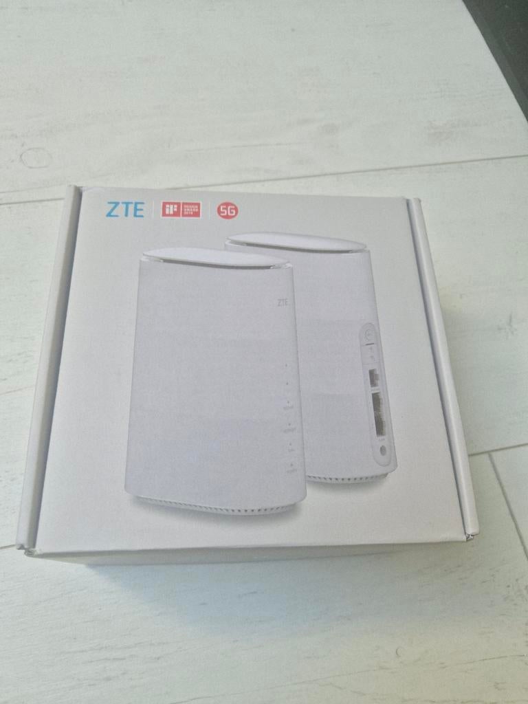 ZTE MC801A 5G Modem, Computers en Software, Routers en Modems, Ophalen of Verzenden, Zo goed als nieuw, Router met modem, ZTE
