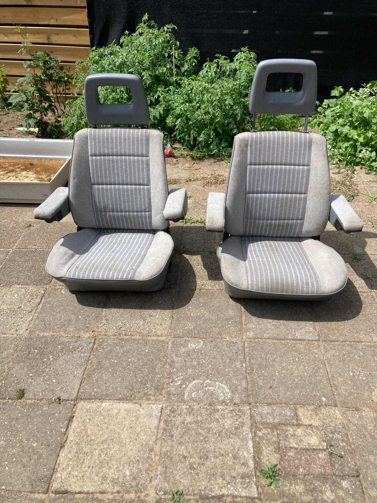 Twee gebruikte t3 bus autostoelen met armleuningen, Ophalen, Gebruikt, Universele onderdelen