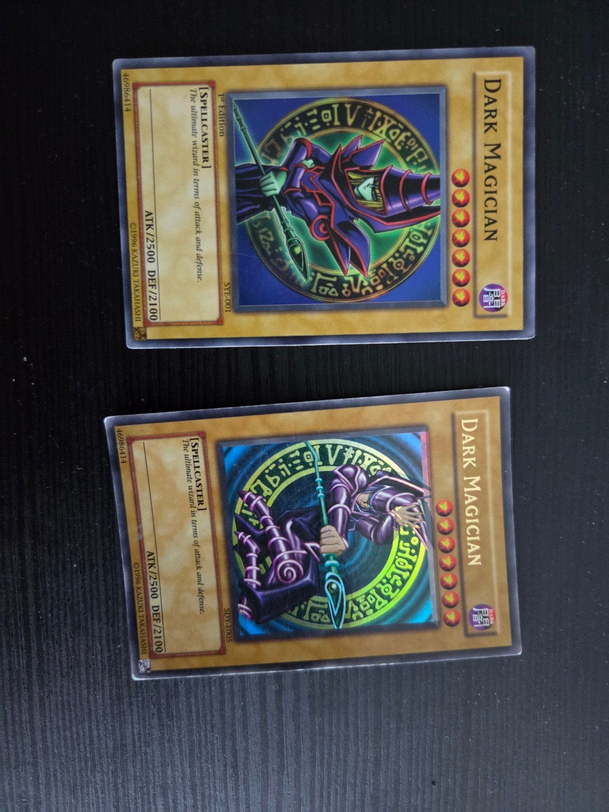 Yu-Gi-Oh! Dark Magician Kaarten (2 stuks), Ophalen, Gebruikt, Meerdere kaarten