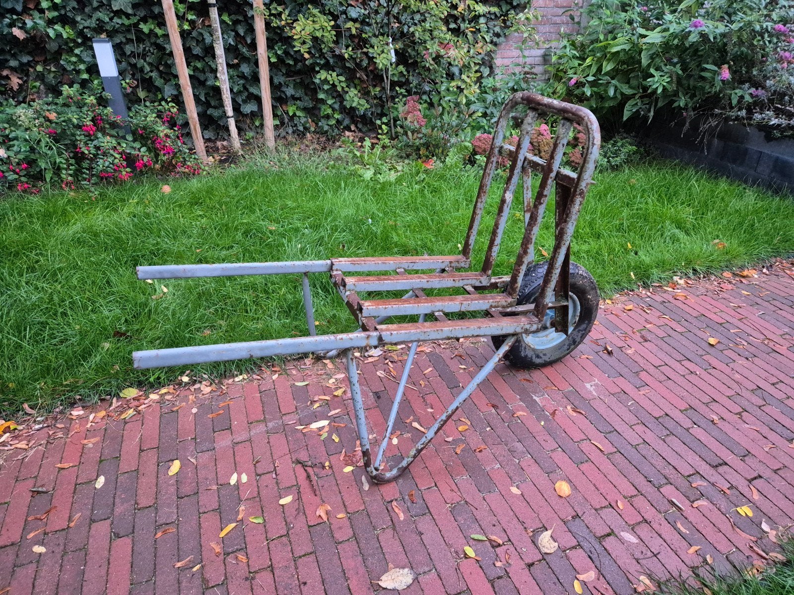 Degelijke stenenwagen - Ideaal voor zware klussen, Ophalen, Gebruikt, Handmatig, Eenwielig
