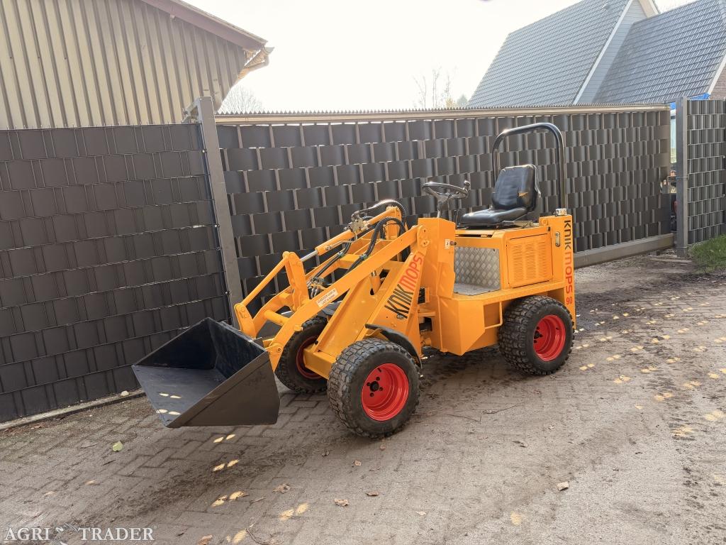 Knikmops 90 mini shovel avant giant multi one schaffer weide