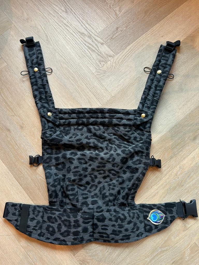 Artipoppe draagzak leopard grey, Overige merken, Buik of Rug, Ophalen of Verzenden, Zo goed als nieuw