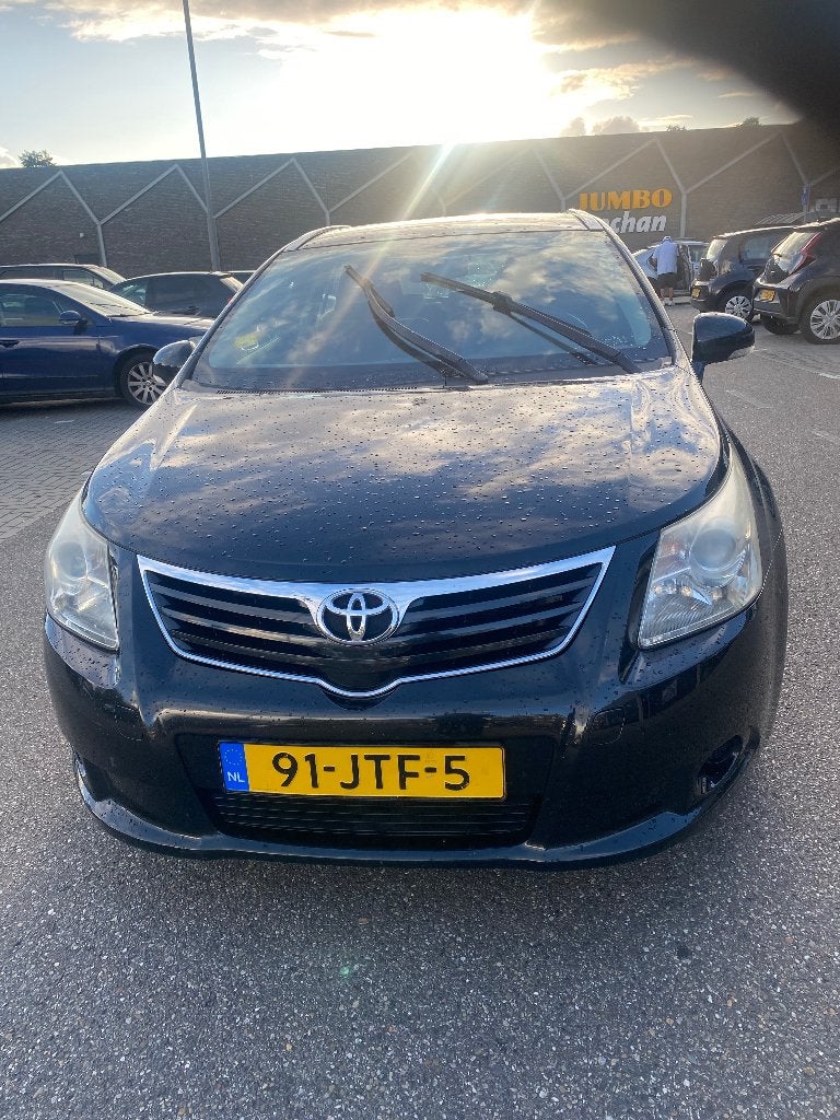 Toyota Avensis 1.8 VVT-i  147 pk Comfort Clima/APK 14/02/27, Auto's, Voorwielaandrijving, Dealer onderhouden, Avensis, Zwart