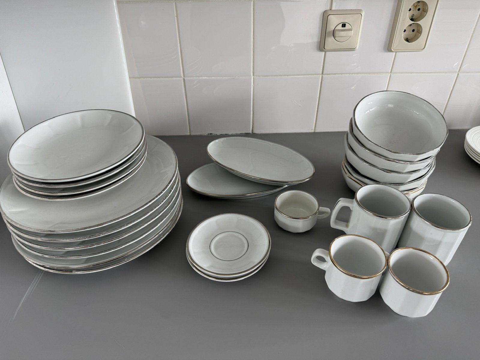 Vintage porseleinen servies – goud/zilver rand Apilco, Ophalen, Gebruikt, Vintage, Porselein