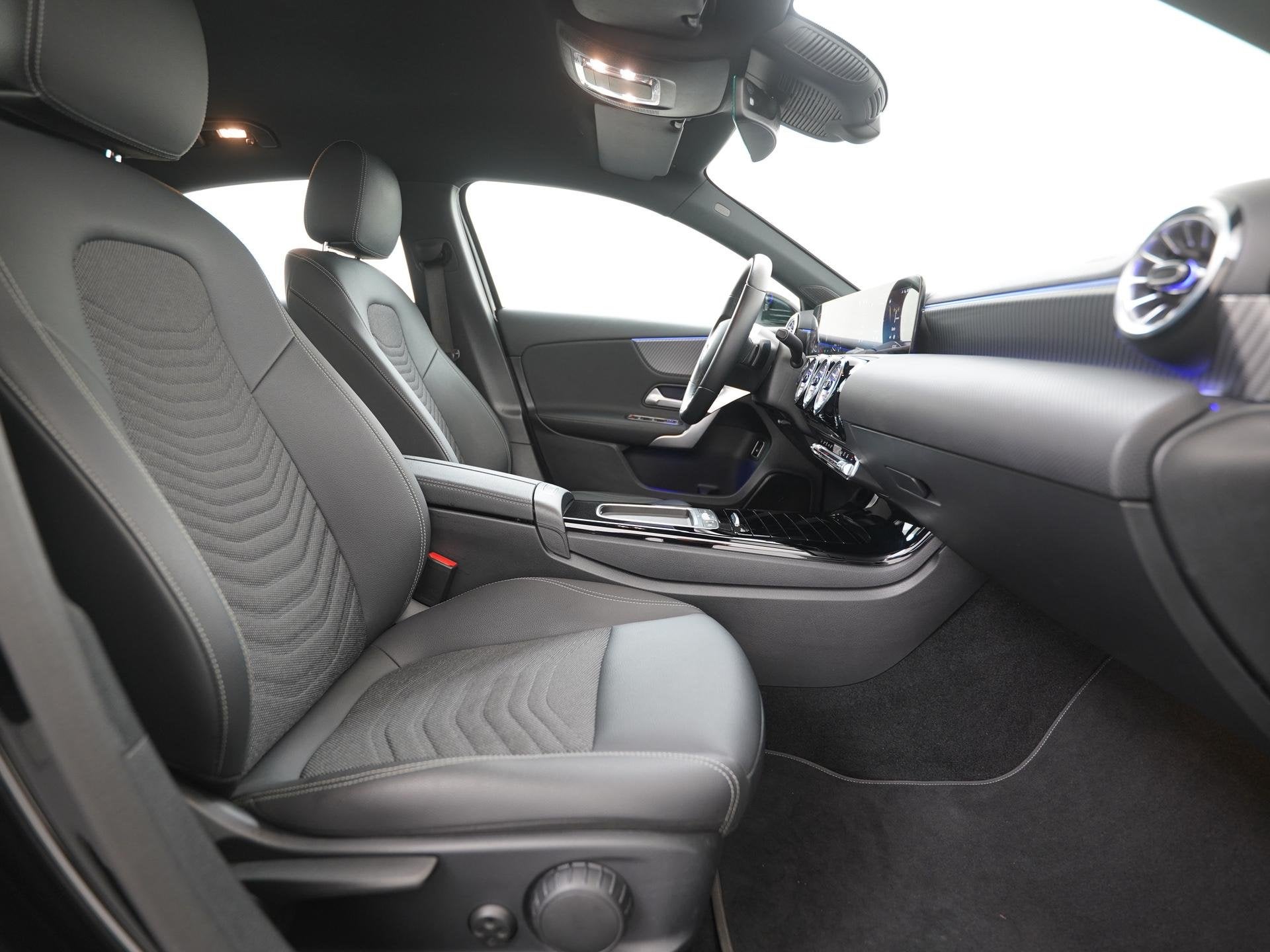 Mercedes-Benz A-klasse 250e Star Edition Luxury Line Plug-in, Auto's, Gebruikt, 4 cilinders, Leder en Stof, Zwart