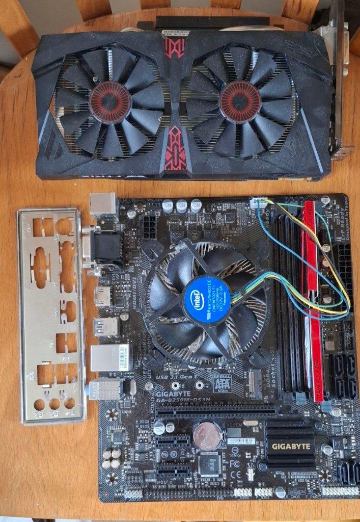 set computeronderdelen, ideaal voor bijvoorbeeld homeserver, Ophalen of Verzenden, Gebruikt, Intel, DDR4