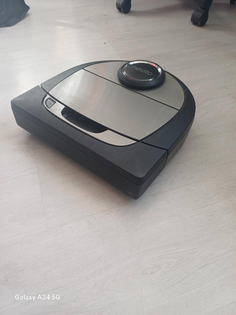 Neato robotstofzuiger, Witgoed en Apparatuur, Stofzuigers, Ophalen, Zo goed als nieuw, Robotstofzuiger, Reservoir