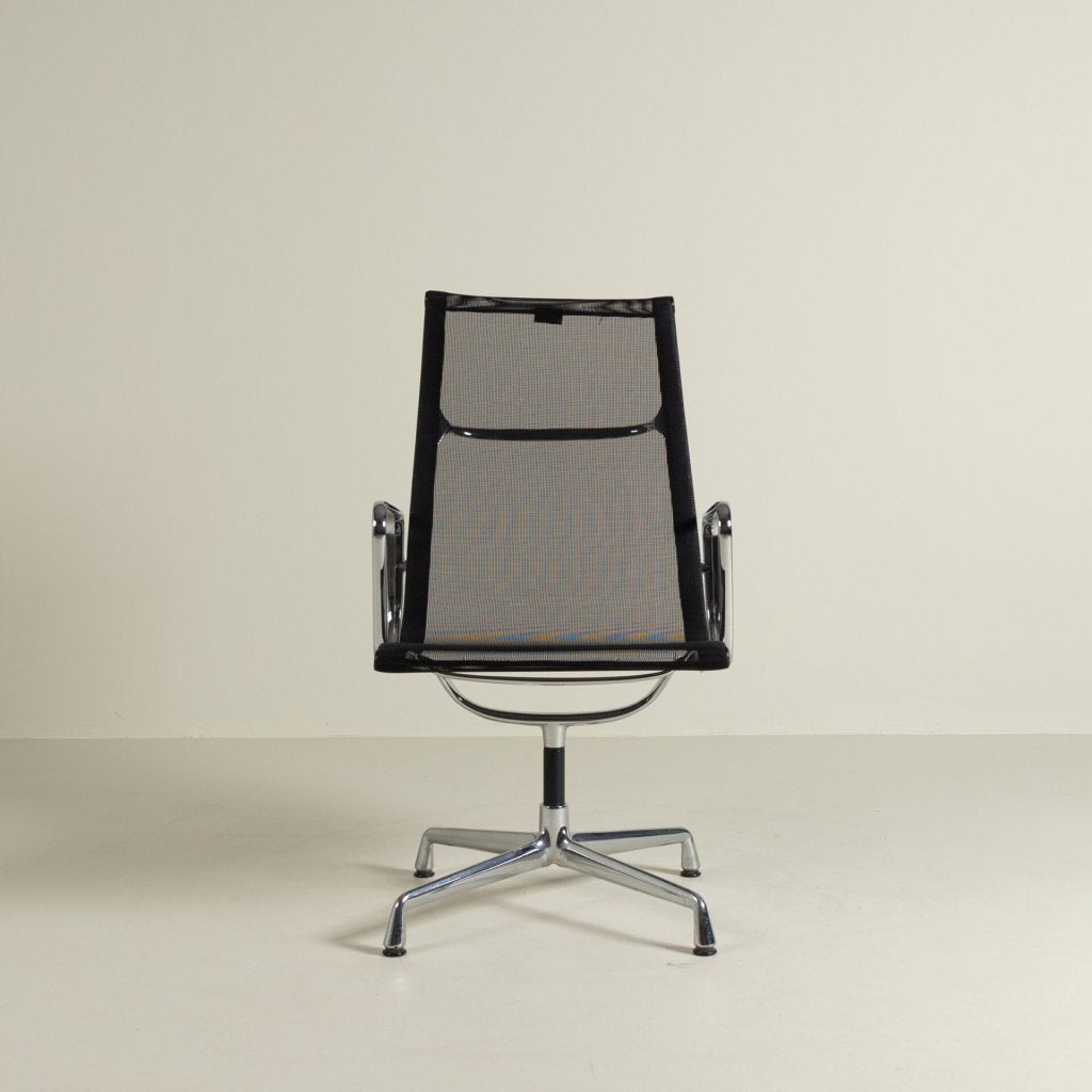 Vitra Eames EA 112 Stoel Zwart Netweave - Chroom, Vitra, Zo goed als nieuw, Niet ingevuld, Niet ingevuld