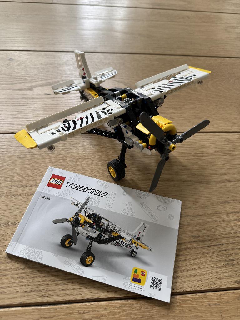 Lego Technic 42198 Wildlife Service vliegtuig, Lego, Compleet, Ophalen of Verzenden, Zo goed als nieuw