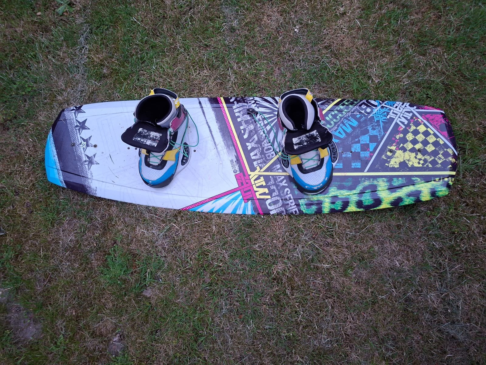 Wakeboard skis stunt ski waterski trick truc kniee board, Ophalen of Verzenden, Zo goed als nieuw, Buitenboordmotor