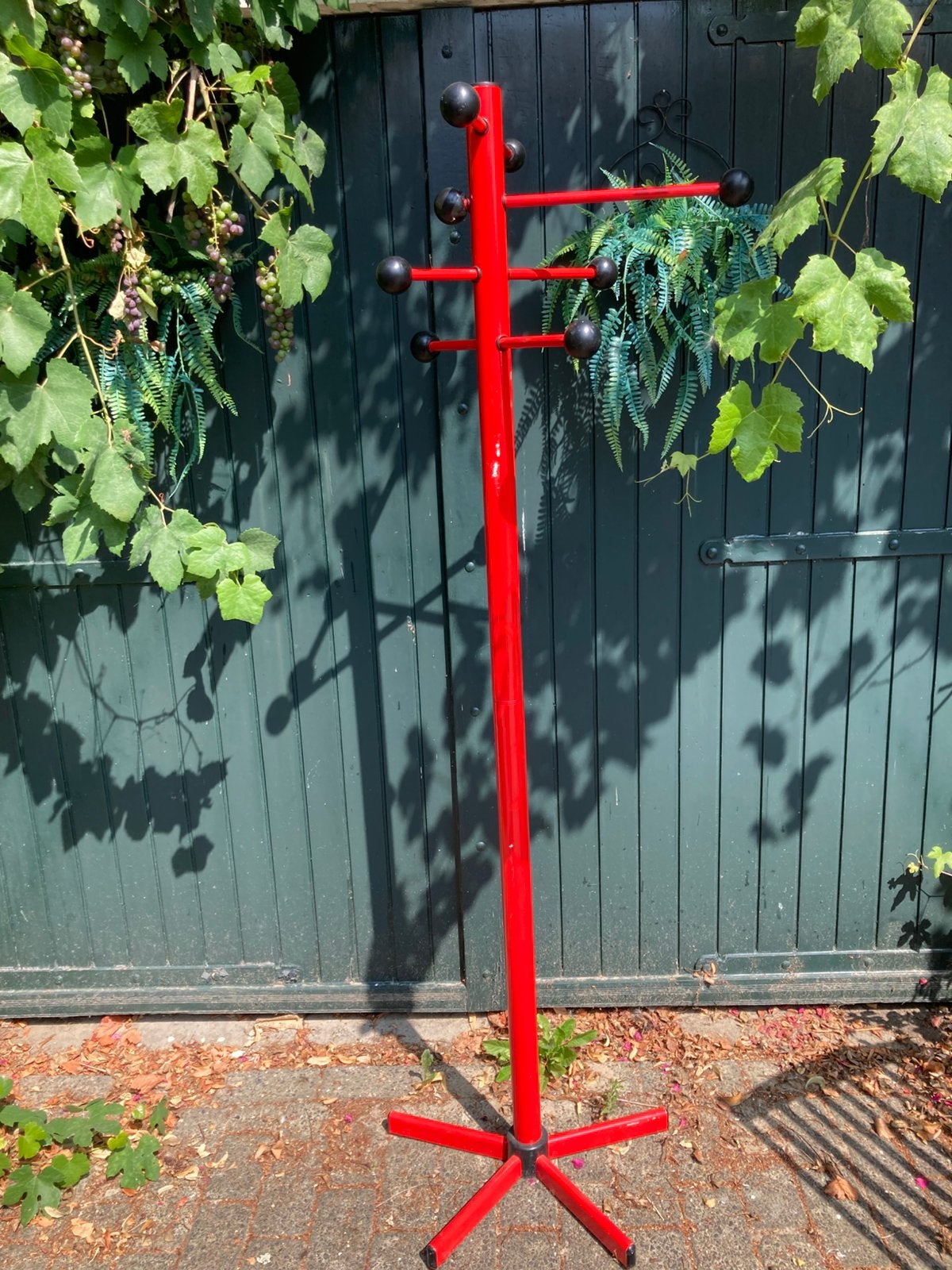 Vintage rode kapstok met sputnik bollen (250726c), Ophalen, Gebruikt, Wandkapstok, 150 tot 200 cm