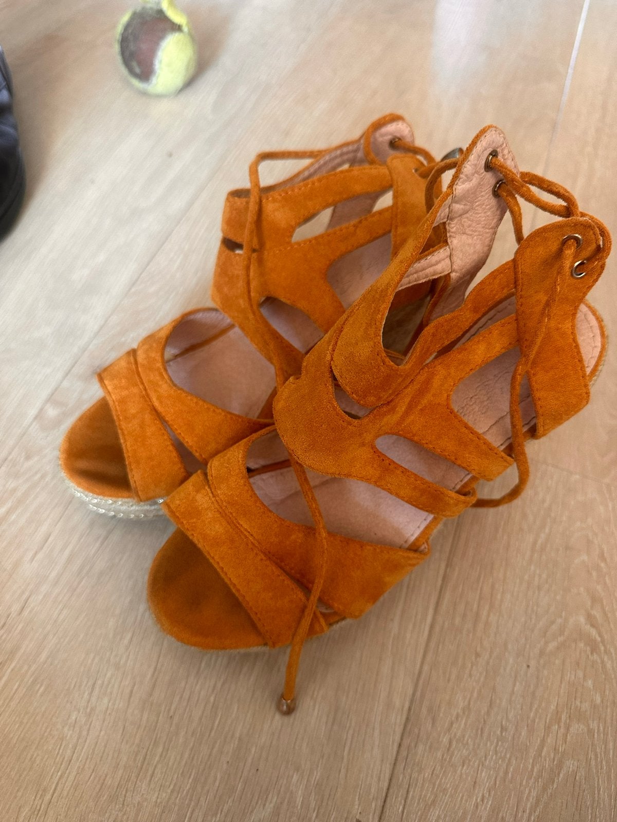 Oranje sleehak sandalen - Maat 36, Ophalen, Zo goed als nieuw, Oranje, Sandalen of Muiltjes