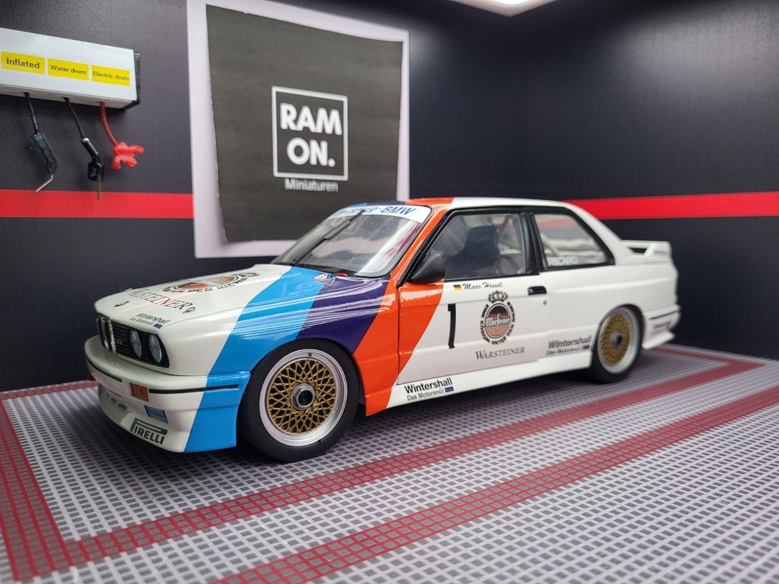 1/18 BMW E30 M3 Warsteiner Marc Hessel, Ophalen of Verzenden, Zo goed als nieuw, Auto, MiniChamps