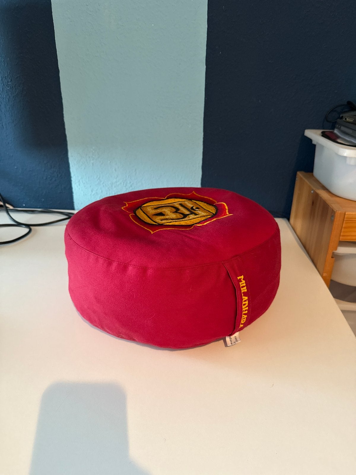 Rood meditatiekussen, Ophalen, Zo goed als nieuw