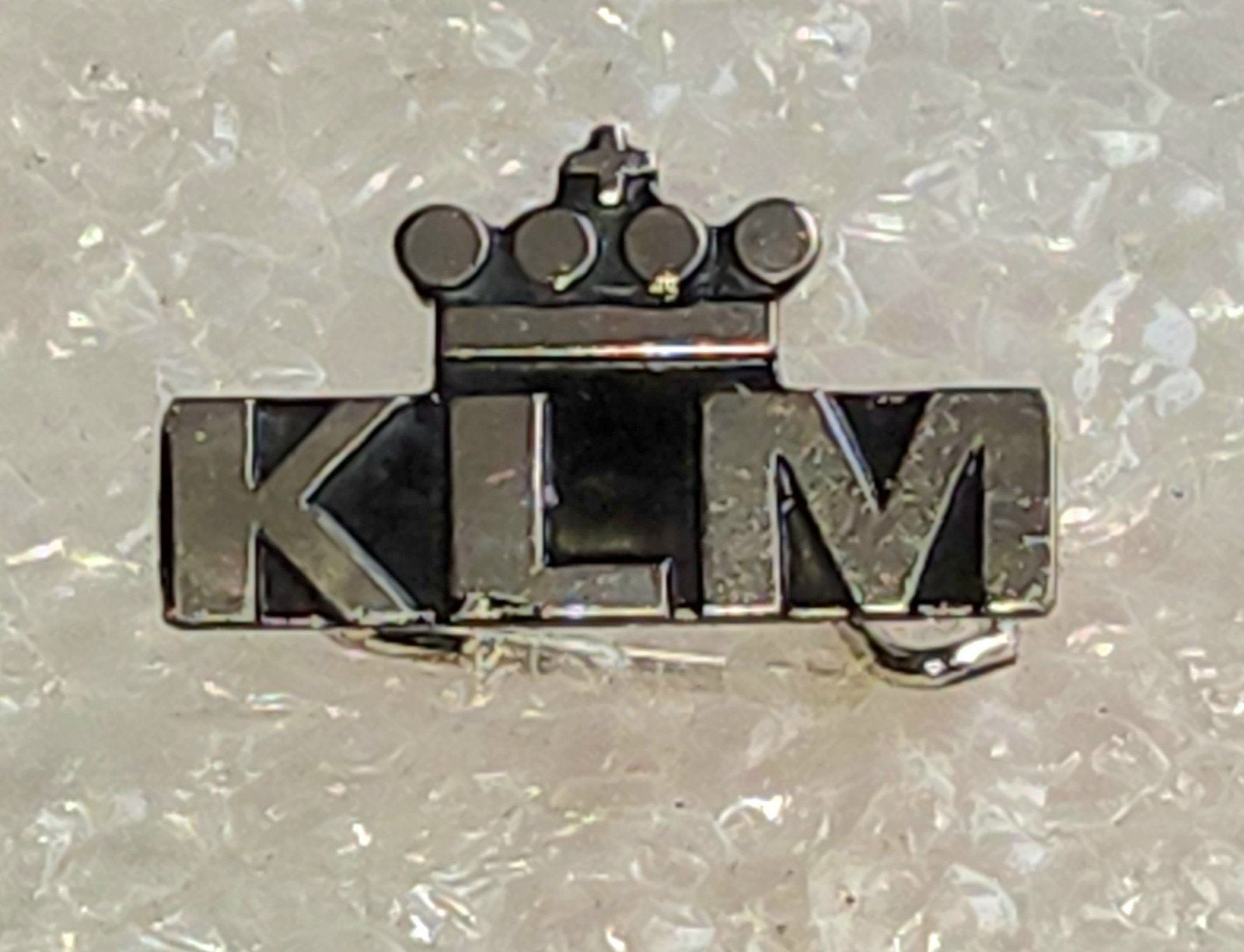 Vintage KLM Speldje / met Kroon, Verzamelen, Ophalen of Verzenden, Gebruikt, Overige onderwerpen, Speldje of Pin