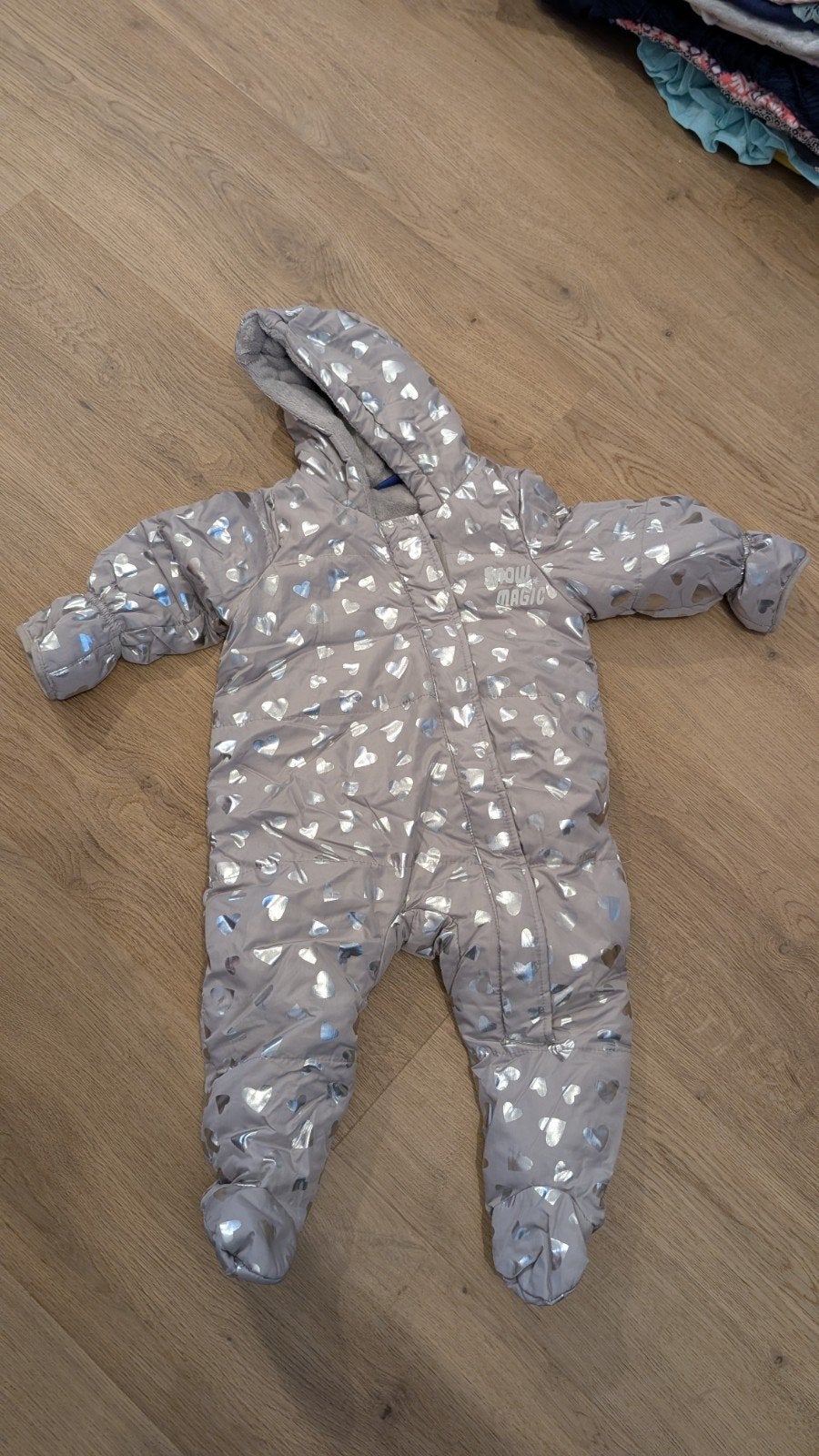 Schattig skipakje met hartjes maat 74-80, Kinderen en Baby's, Babykleding | Maat 74, Ophalen of Verzenden, Gebruikt, Jongetje of Meisje