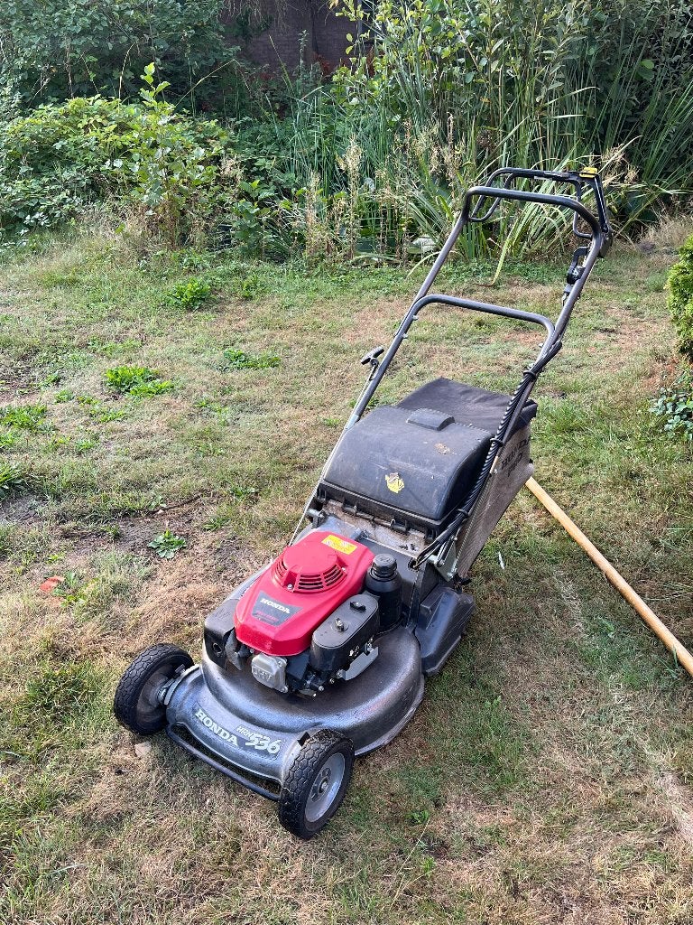 Honda HRH 536 jaar 2021 met rol, Tuin en Terras, Ophalen, Honda, Gebruikt, Benzine-grasmaaier