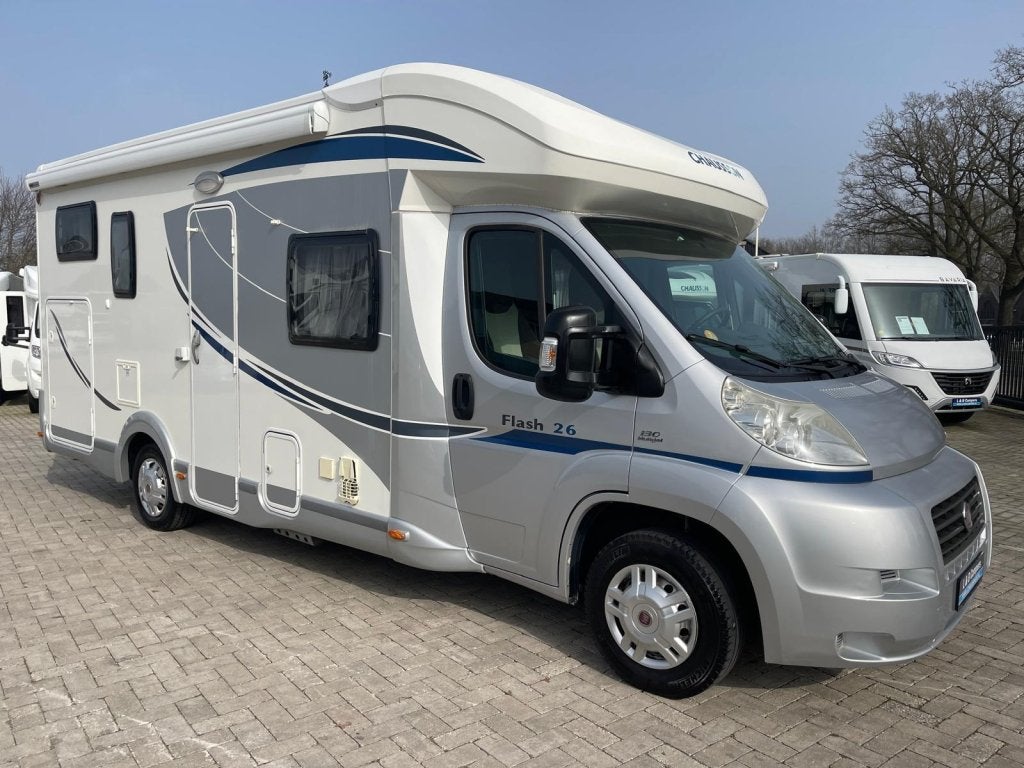 Chausson Flash 26 Vastbed Hefbed Top-indeling 2011 Airco, Caravans en Kamperen, Campers, Ringverwarming, Fiat, 6 tot 7 meter, Tot en met 4