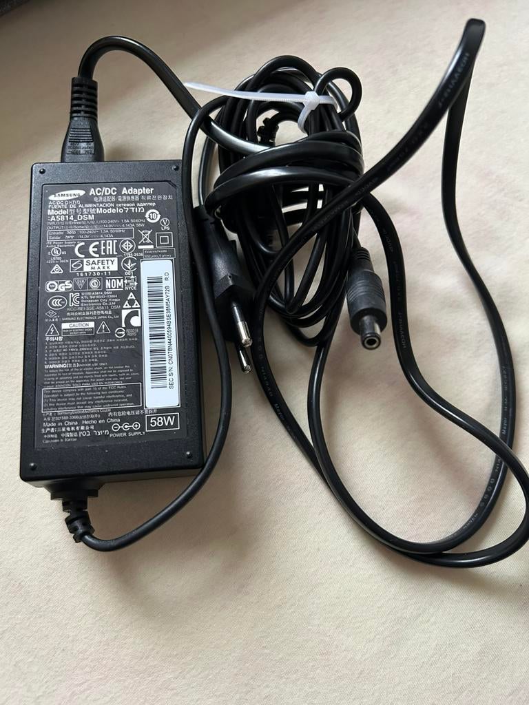Samsung Laptop Oplader, goed staat, Computers en Software, Ophalen of Verzenden, Zo goed als nieuw