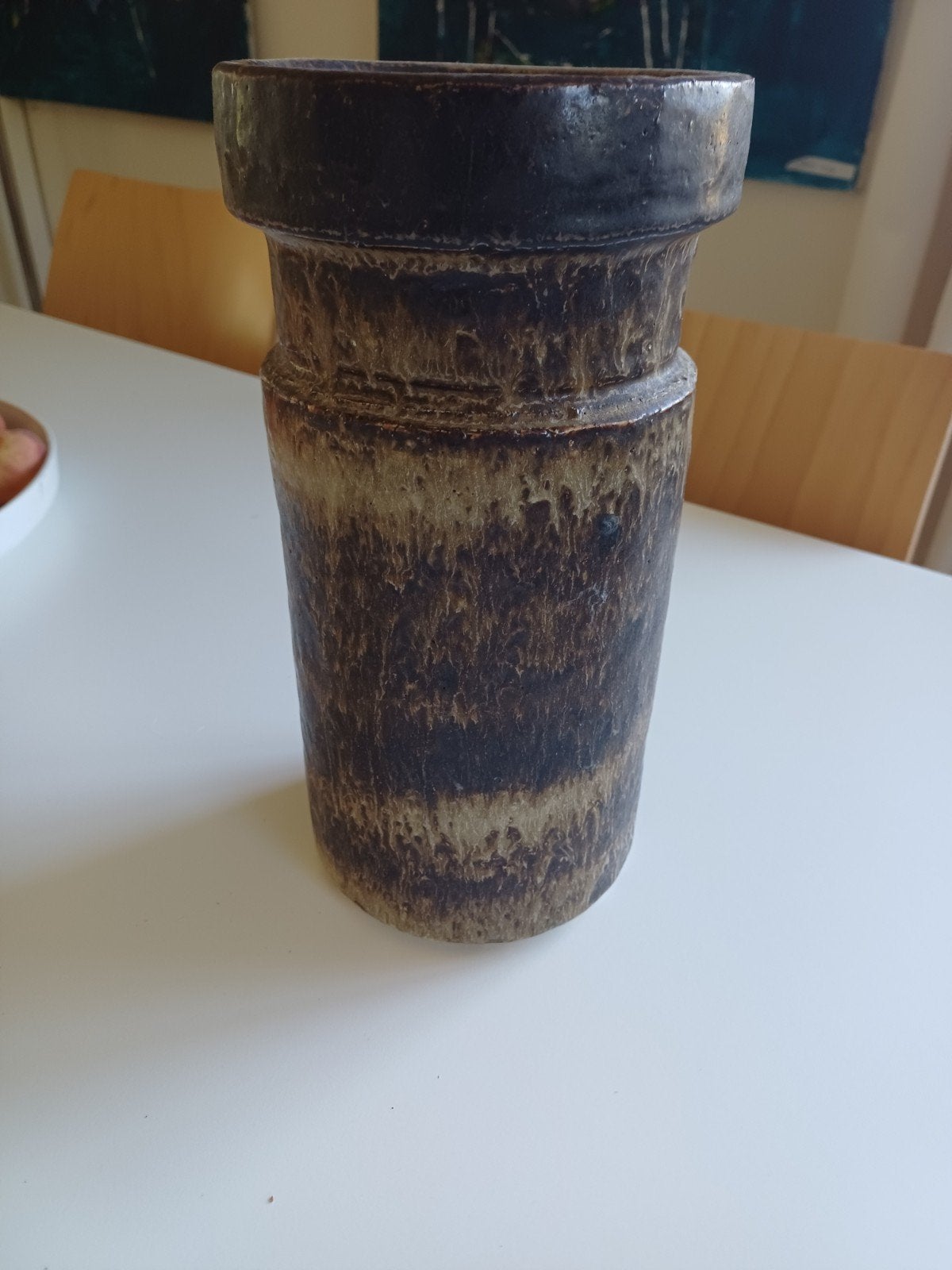 prachtige vintage vaas rustieke en aardse bruine tinten., Ophalen of Verzenden, Gebruikt, Overige kleuren, Steen/keramiek