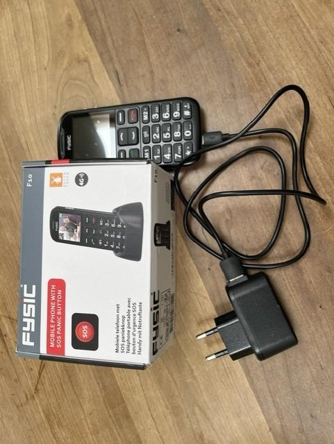Fysic F10 - eenvoudige telefoon voor senioren, Geen camera, Ophalen of Verzenden, Zo goed als nieuw, Klassiek of Candybar