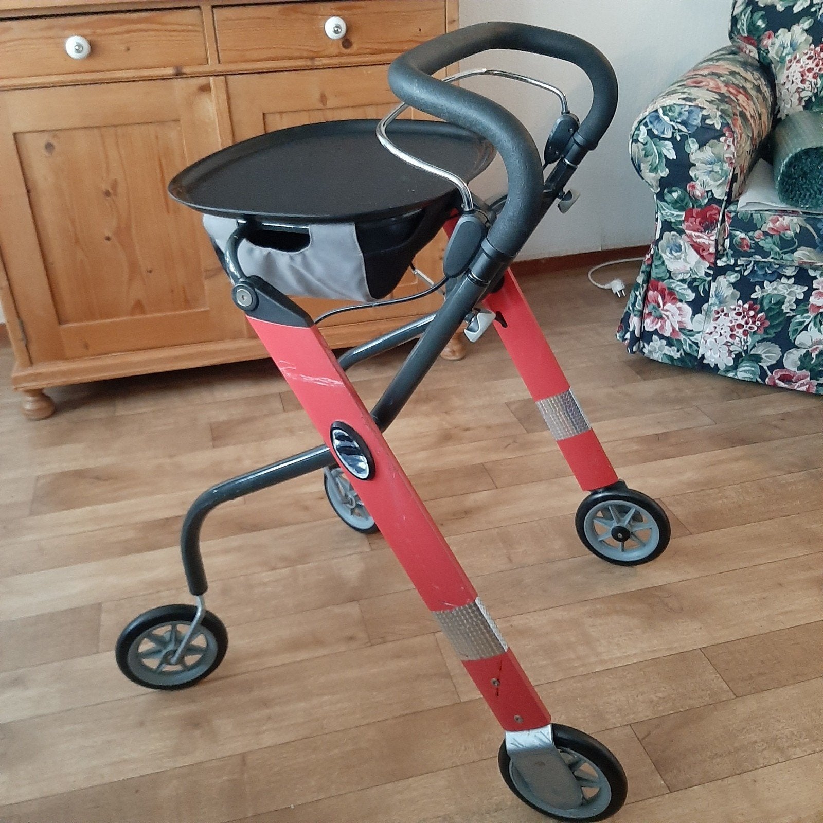 Rollator voor binnenhuis, Diversen, Ophalen