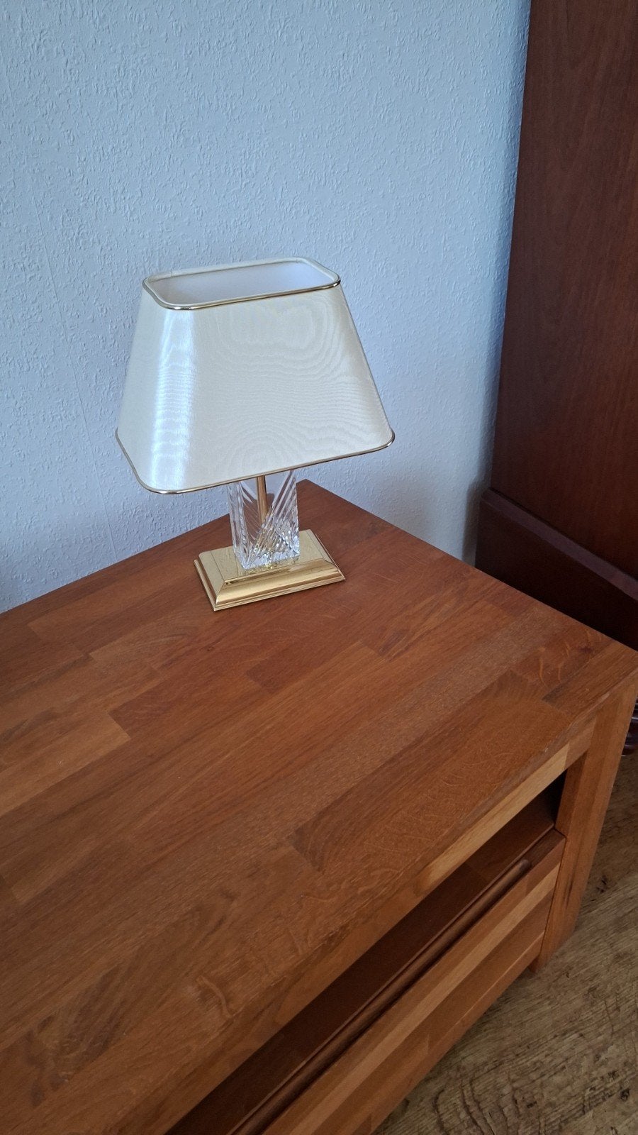 Vintage messing en kristallen tafellamp., Antiek en Kunst, Ophalen of Verzenden