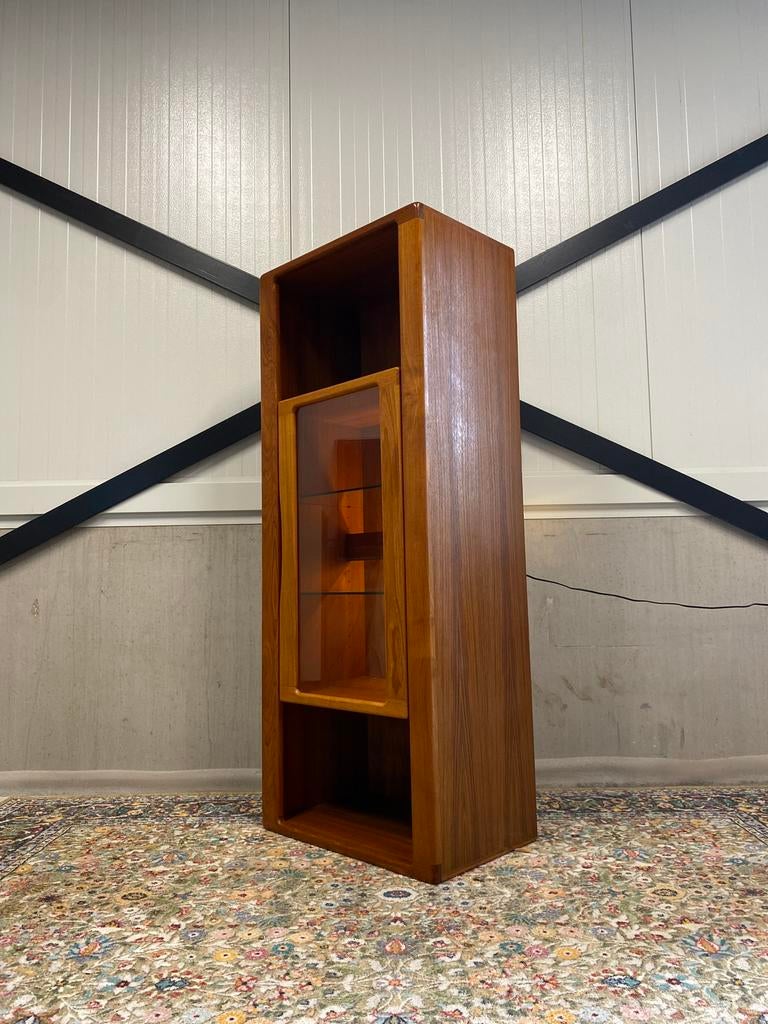 Vintage Silkeborg Vitrinekast Massief Teak Scandinavisch, Ophalen, Met deur(en), Glas, 50 tot 100 cm