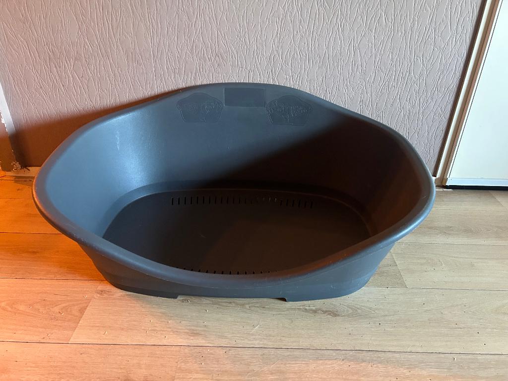 Hondenmand kunststof, Ophalen, Zo goed als nieuw, Polyester