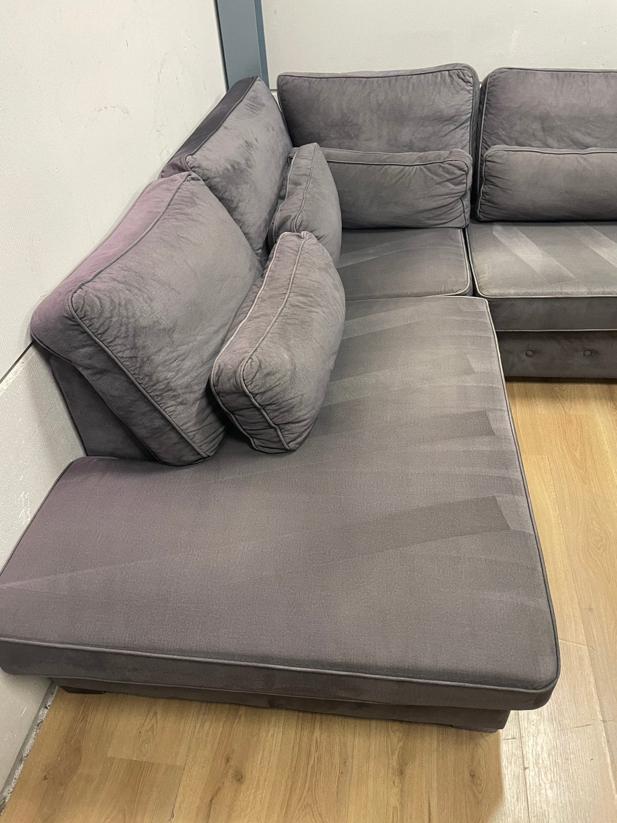 Mooie luxe grote grijze suede velvet hoekbank - GEREINIGD!!!, Ophalen, Luxe, Hoekbank, 300 cm of meer