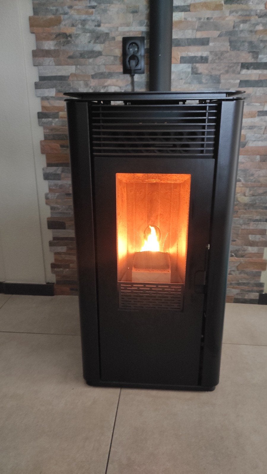 pelletkachel Milano 8.2 kw, Ophalen, Zo goed als nieuw, Hout, Pelletkachel