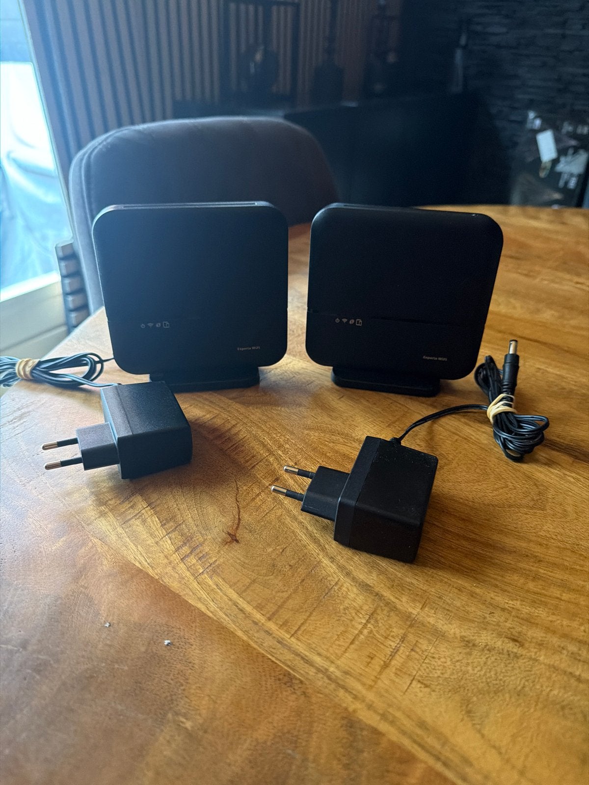 2 KPN Experia WiFi Versterkers met Adapters, Computers en Software, WiFi-versterkers, Zo goed als nieuw, Ophalen of Verzenden