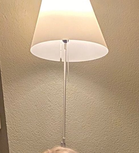 Luceplan Costanzina wandlamp witte kap, alu poot, Costanza, Gebruikt, E14 (klein), Ophalen of Verzenden, Overige merken