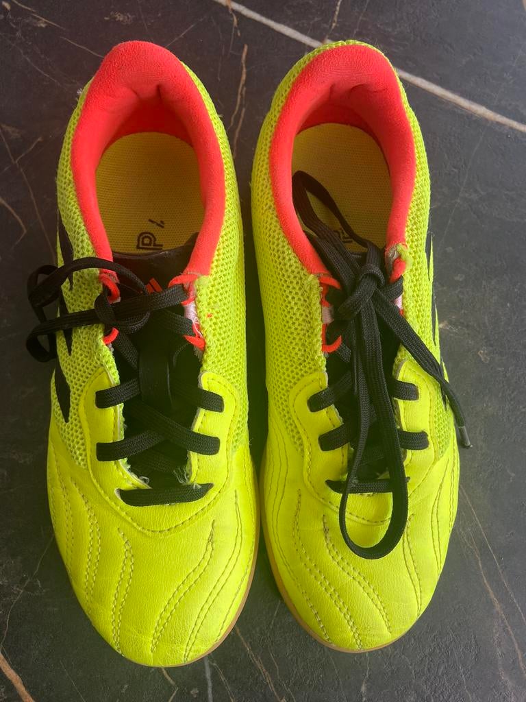 Adidas Copa Gymschoenen maat 35, Sportschoenen, Ophalen of Verzenden, Zo goed als nieuw, Jongen
