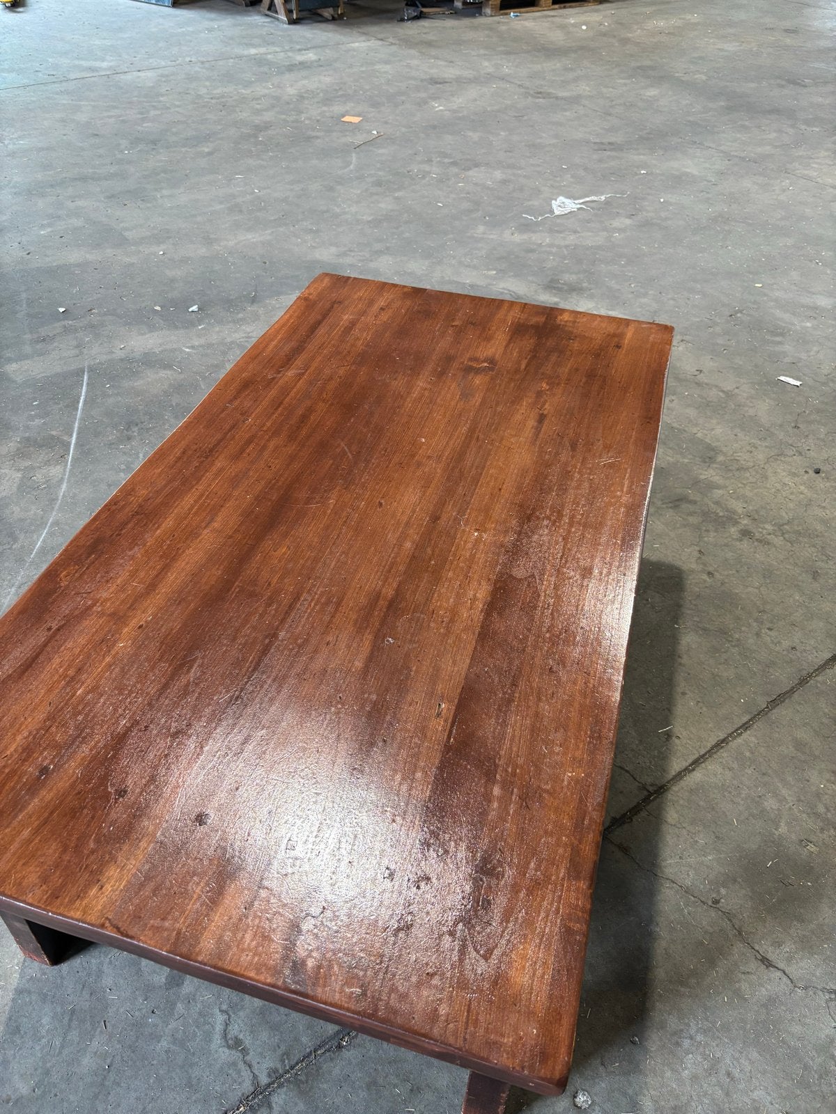 Robuuste houten salontafel met lades en opbergplank, Ophalen, Gebruikt, 100 tot 150 cm, 50 tot 100 cm