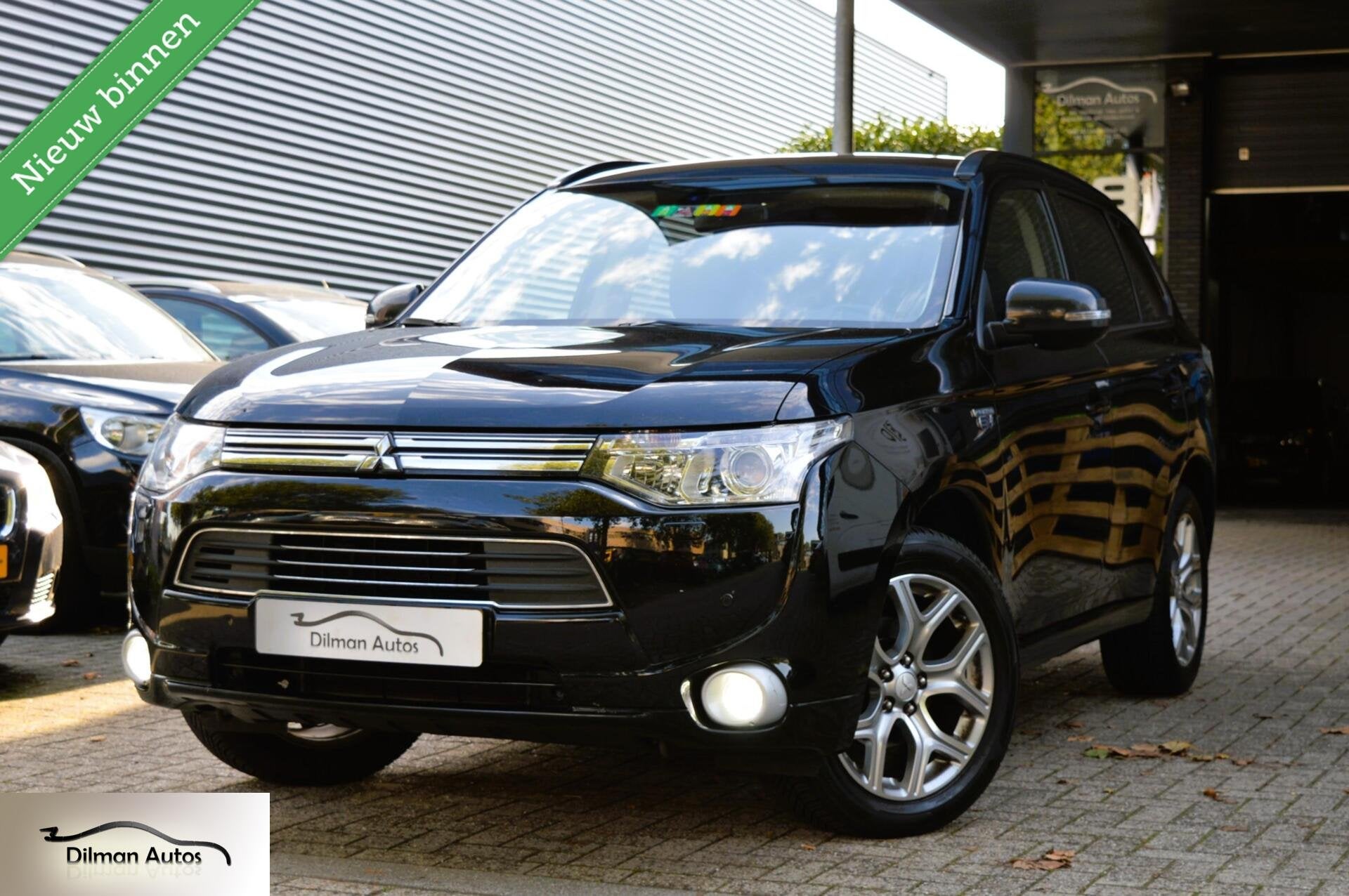 Mitsubishi Outlander 2.0 PHEV Instyle|Leder|Navi|Camera|Nap!, 4 cilinders, Met garantie (alle), Zwart, Bedrijf